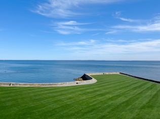 20 Shoreham Club Rd, OLD GREENWICH, CT 06870