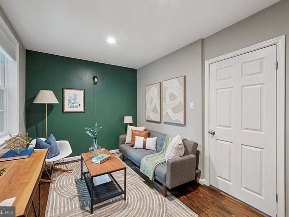 4th image of 2138 Tryon St