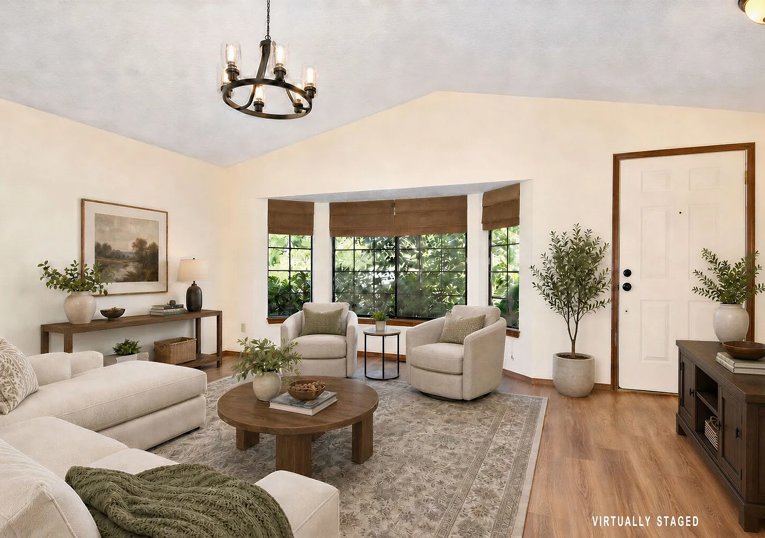 Bright West Portland 3 Bedroom Home on Cul-de-Sac with Vaulted Living Room, Large Deck & Spacious... — Photo 3