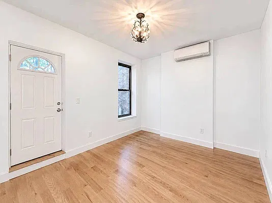 565 Saint John's Place #1B