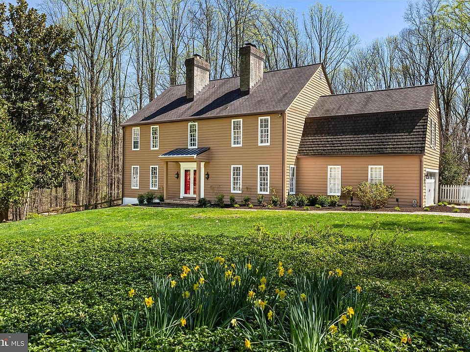 1st image of 901 Chestnut Ridge Dr