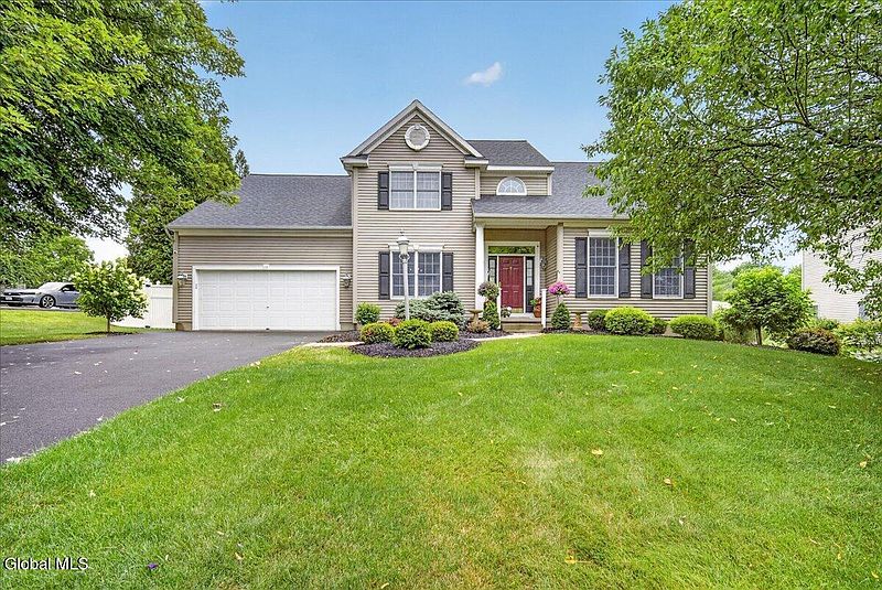 2nd image of 13 Bergen Woods Drive
