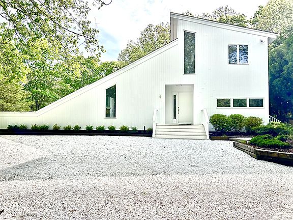 2nd image of 6 Wildflower Ln
