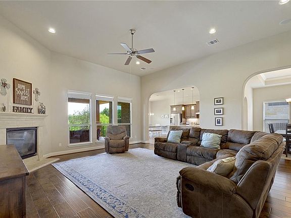 4th image of 319 Stone River Dr