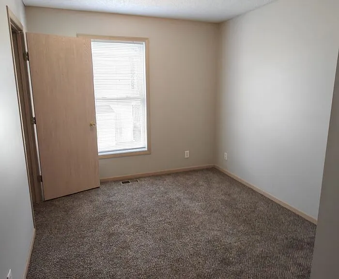 10630 N Locust Ct — Photo 14