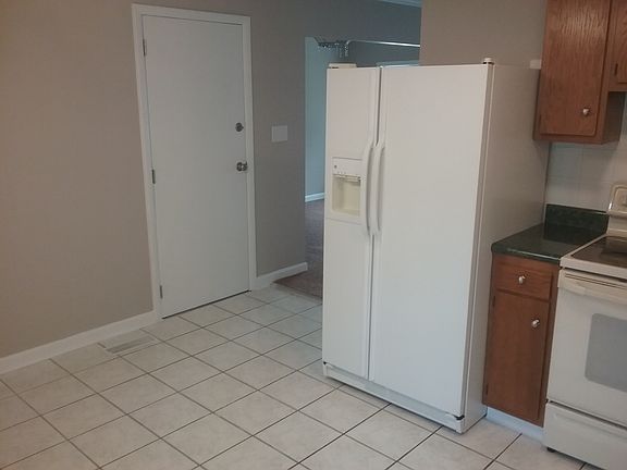 5th image of 1608 N Maddox Dr