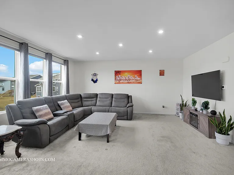 1398 Kessler Dr — Photo 5