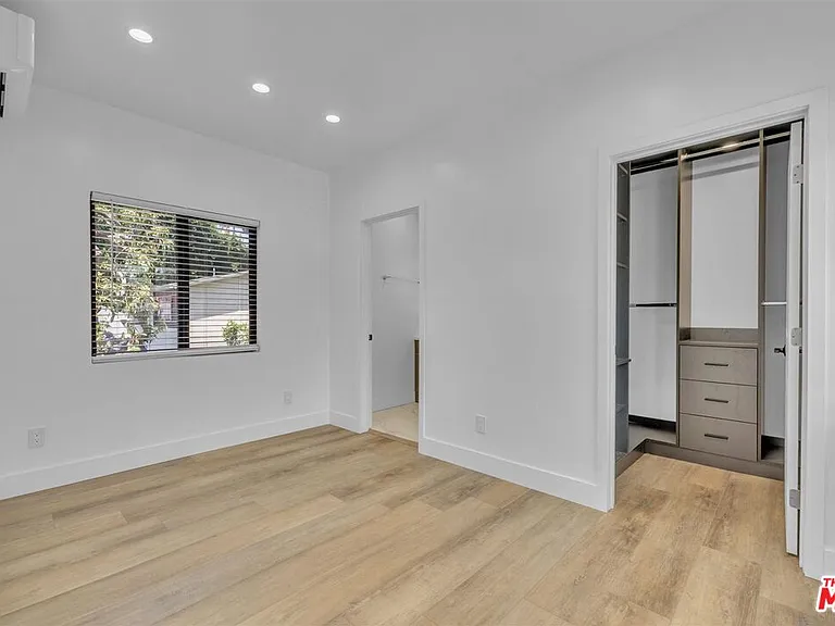 14121 Califa St — Photo 43