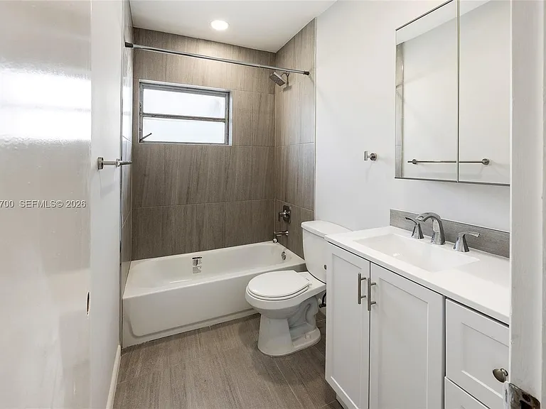 1825 Cleveland St #12 — Photo 13