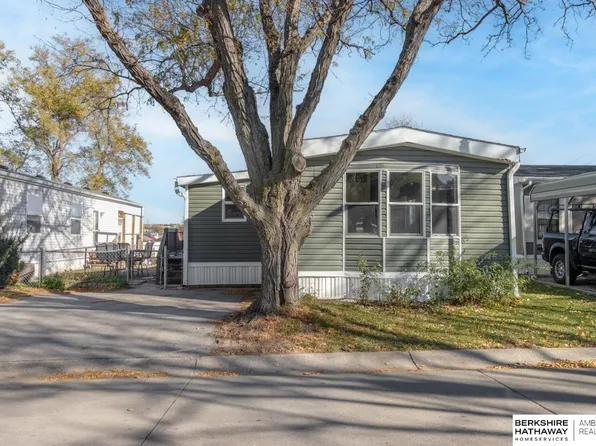 4067 S 150th Plz #243, Omaha, NE 68137