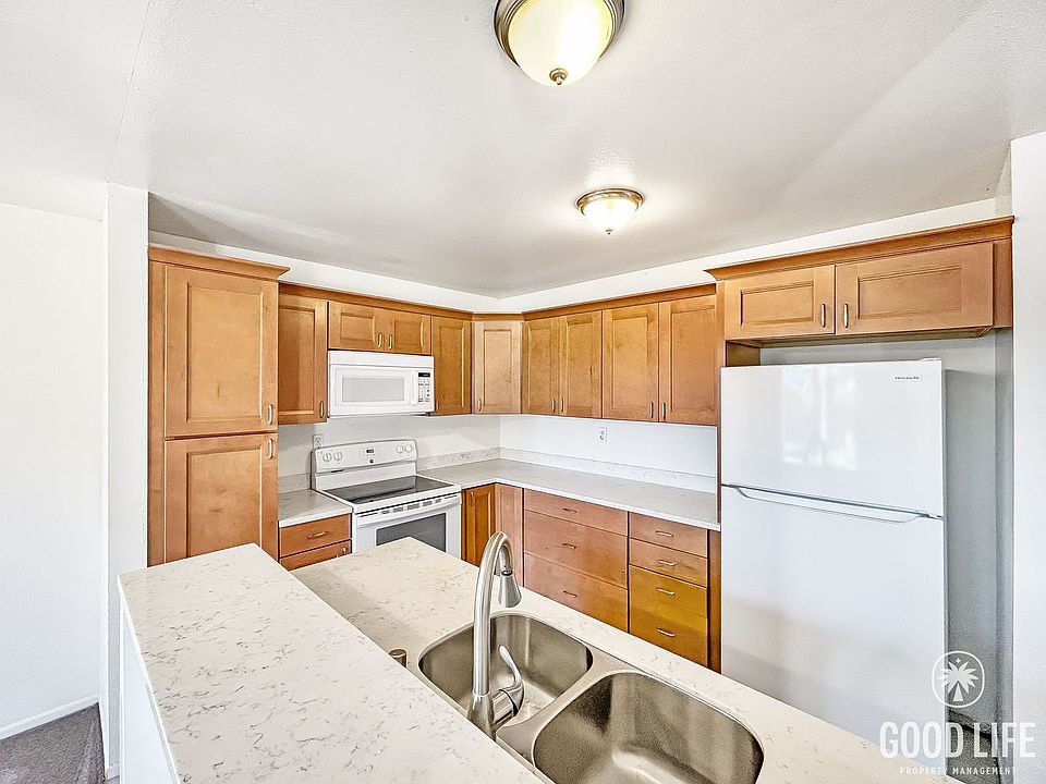 1st image of 2358 Grand Ave