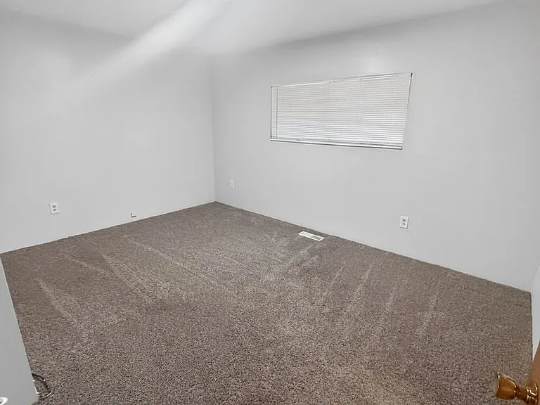 8900 32nd Ave NE — Photo 12