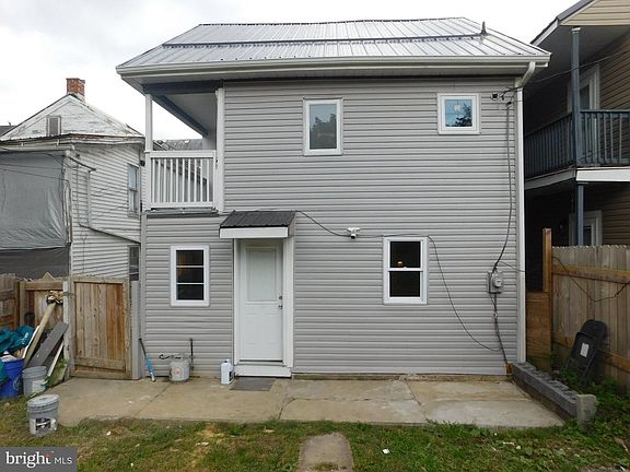 3rd image of 157 W 4th St