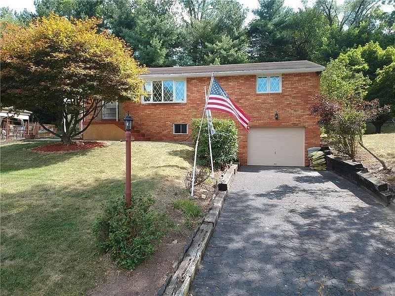 145 Skylark Dr photo 1