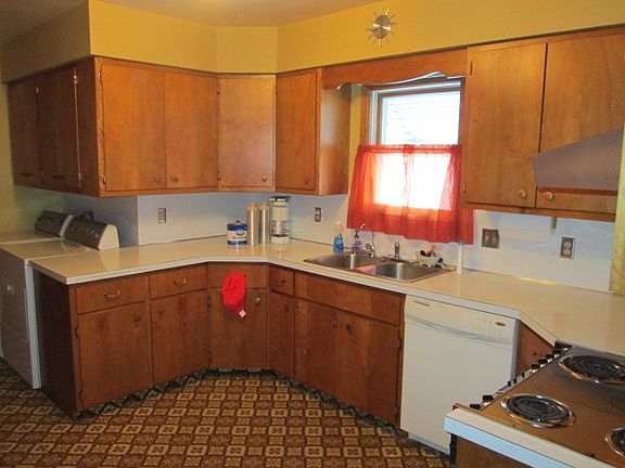 2nd image of 816 11th St S