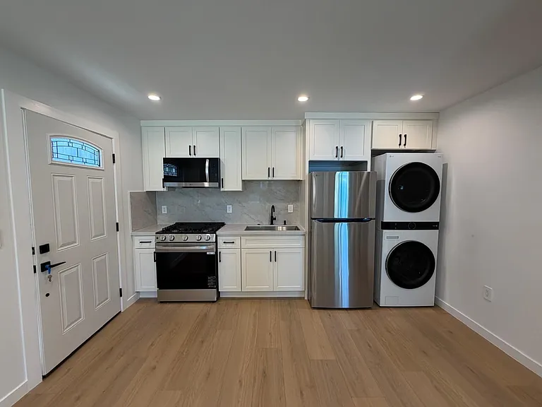 15732 Kadota St #1 — Photo 3