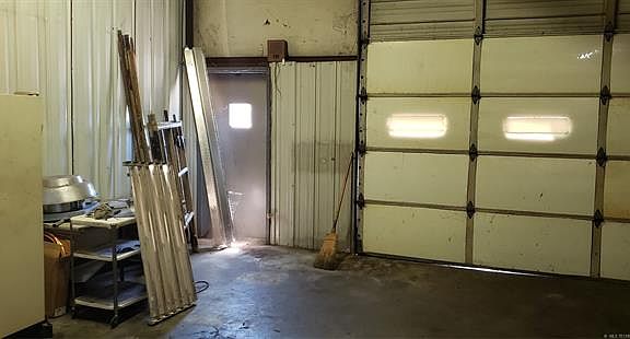 4th image of 403 W 2nd St
