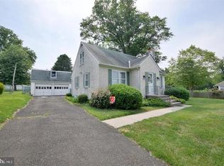 817 Cedar Rd, Jenkintown, PA 19046