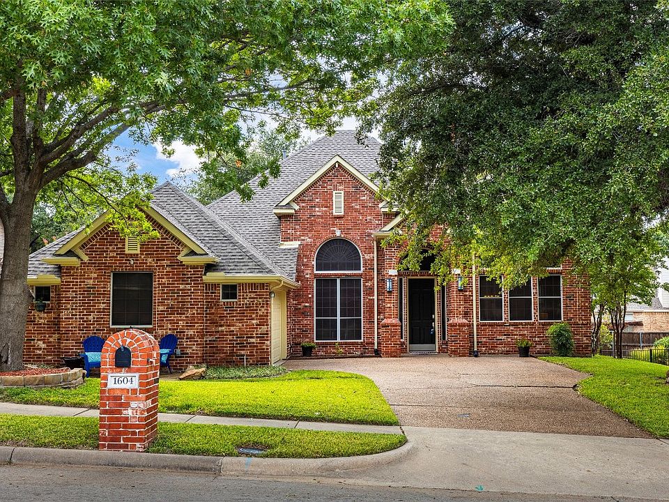 1st image of 1604 Watersedge Dr