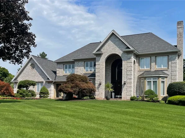 1 Swickley Ct, Pittsford, NY 14534