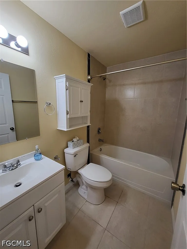 3 bed, 2.0 bath, 1200 sqft, $1,549 — Photo 1