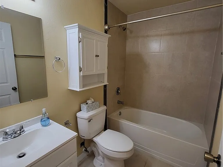 4525 SW 8th Pl — Photo 1