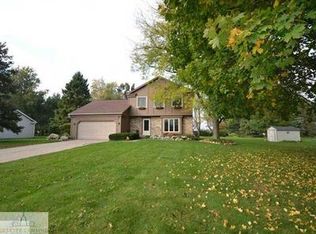 1941 Maple Shade Dr, Williamston, MI 48895