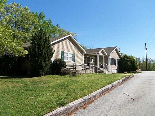3rd image of 3570 King Dr