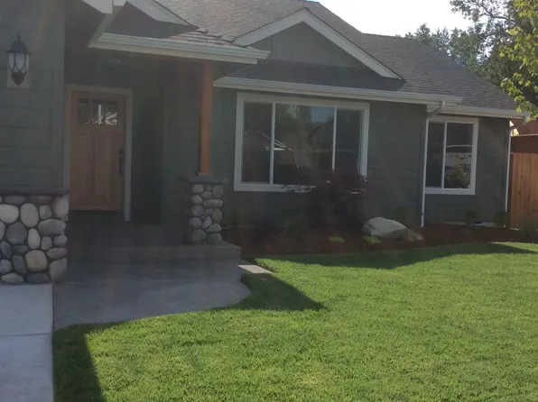 185 SE Briggs Way, Grants Pass, OR 97527