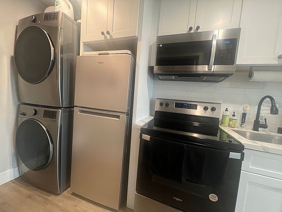 5th image of 4342 Marlborough Ave #8