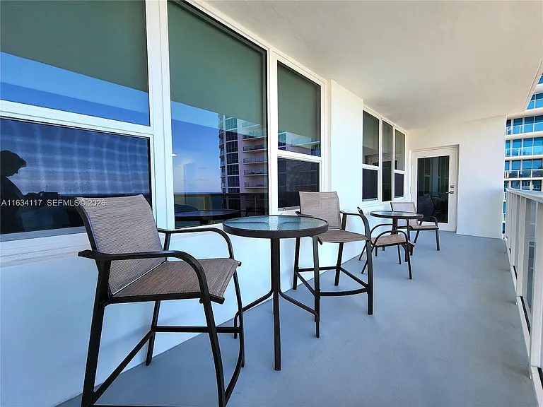 3505 S Ocean Dr #1406 — Photo 3