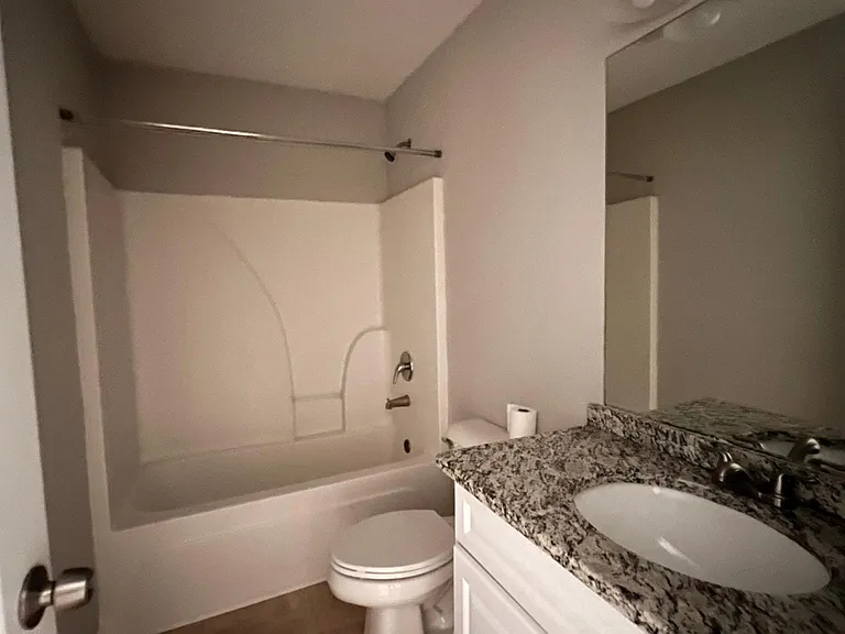 139 Northfield Cir — Photo 11