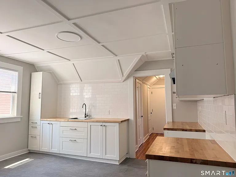 72 N Whittlesey Ave #3 — Photo 2