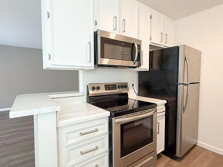 2625 Highland Ave — Photo 13