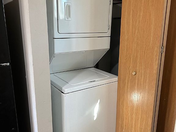 5th image of 1931 Dupont Dr Unit 202