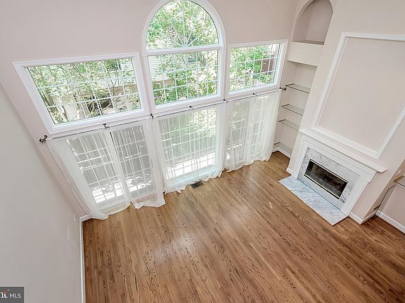 4th image of 3811 Courtland Cres