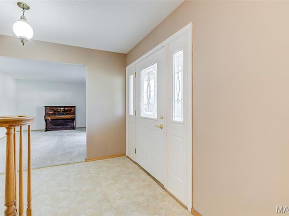 4th image of 14 Lee Ct