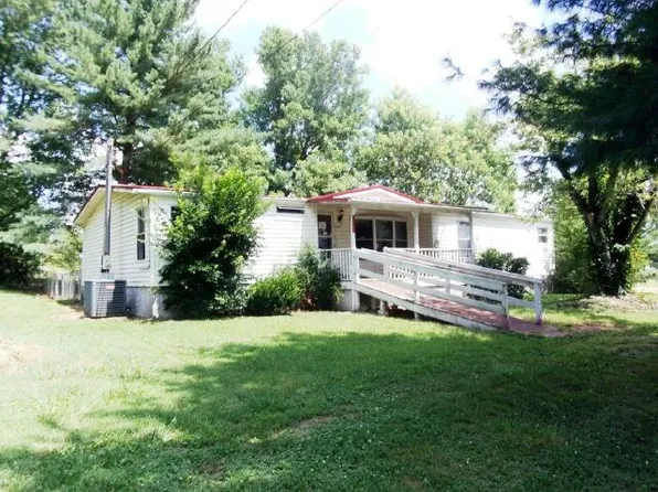 1425 Robertson Rd, Chuckey, TN 37641