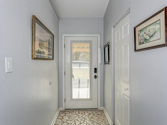 5th image of 1396 El Sereno Pl