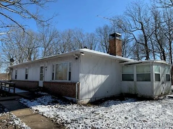 202 Simmons Loop, Macks Creek, MO 65786