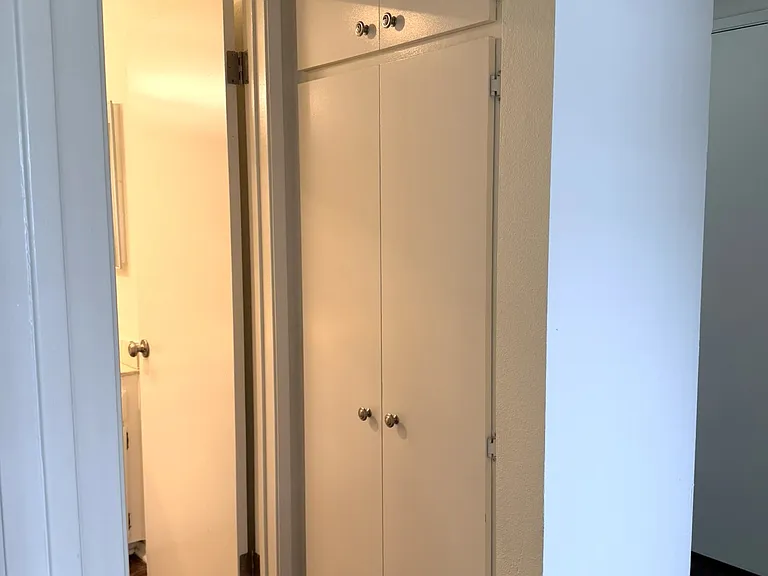 570 W 24th St #9 — Photo 15