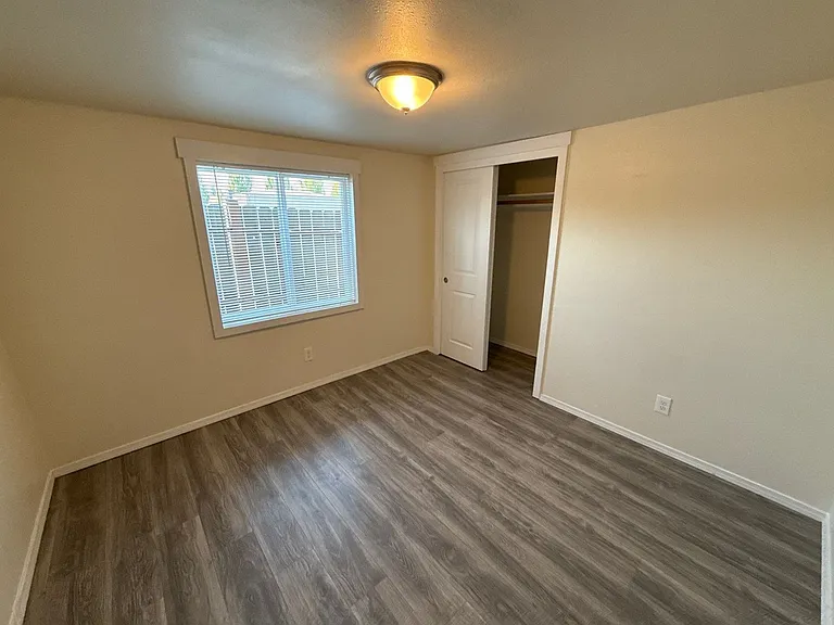 3355 Portland Rd NE #1 — Photo 17