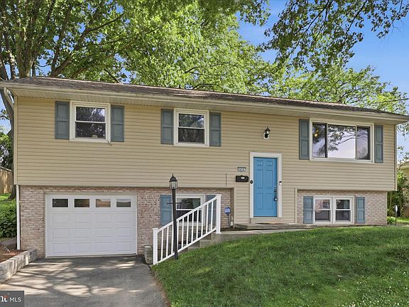 5th image of 650 E Willow St