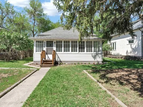 336 S 7th St SE, Medicine Hat, AB T1A 1J7