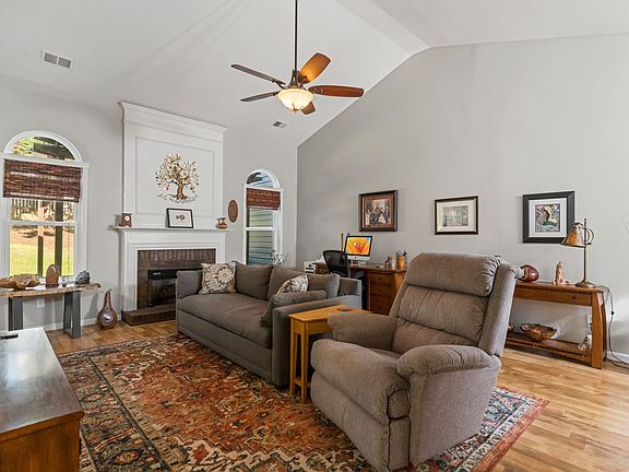 5th image of 123 Northcliff Way
