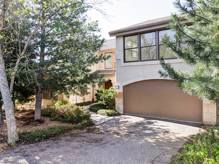 910 Kalmia Ave — Photo 29