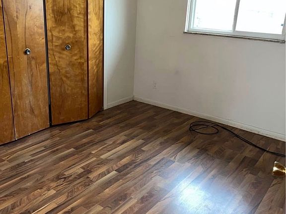 2nd image of 35920 Main St