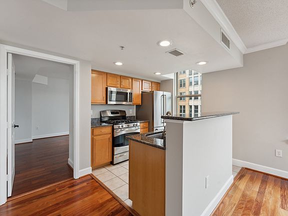 3rd image of 1205 Garfield St #708