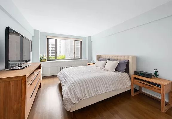 4th image of 425 E 63rd St APT W5e
