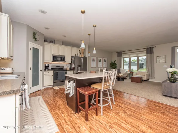 1500 15th St W, Dickinson, ND 58601